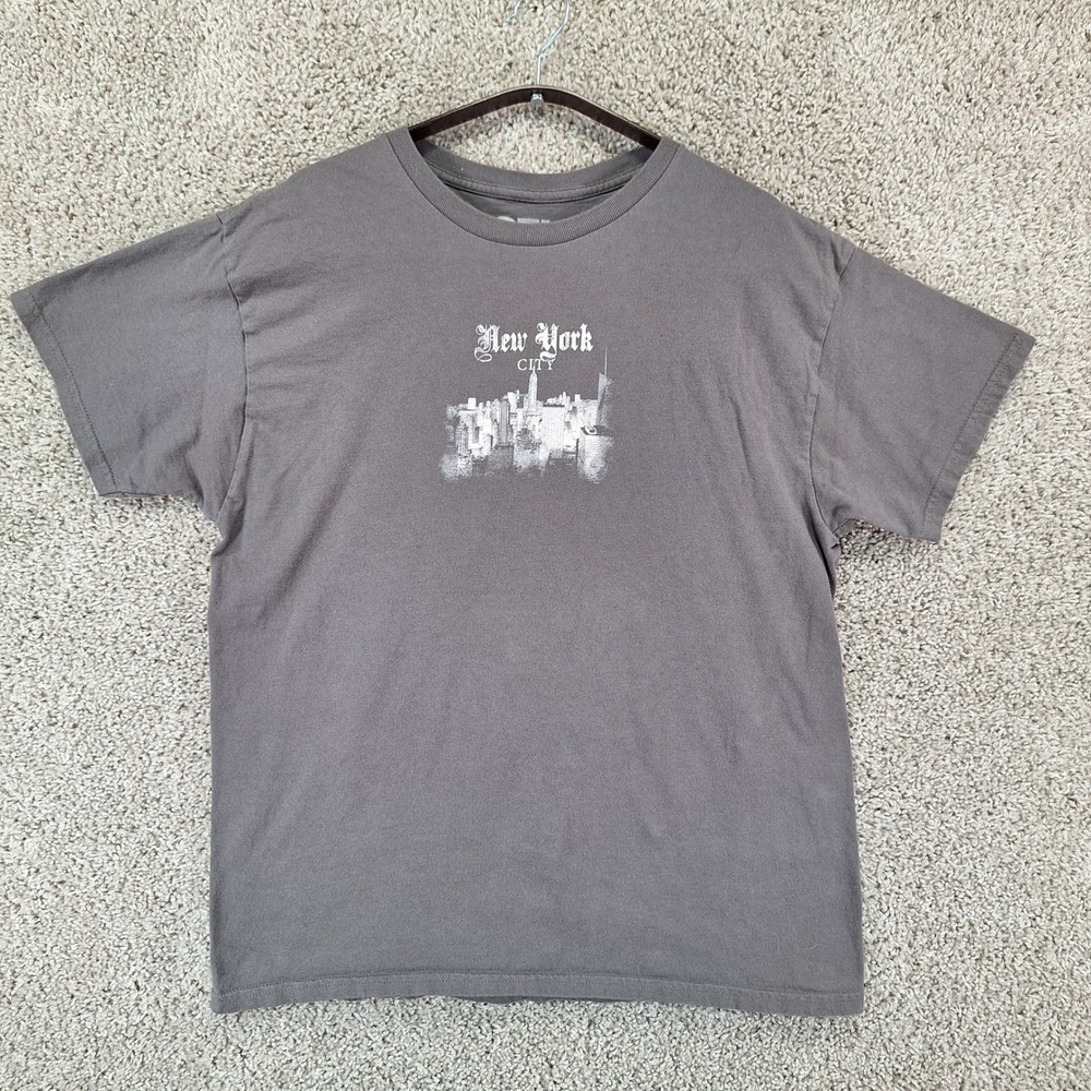 On The Low T-Shirt Mens L Gray New York City Skyline Graphic Short Sleeve Retro